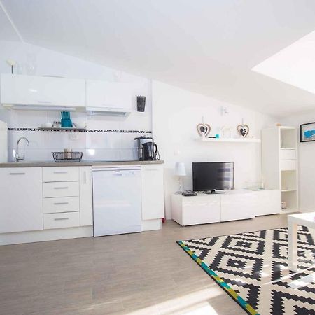 Apartments In Rogoznica 36019 Bagian luar foto