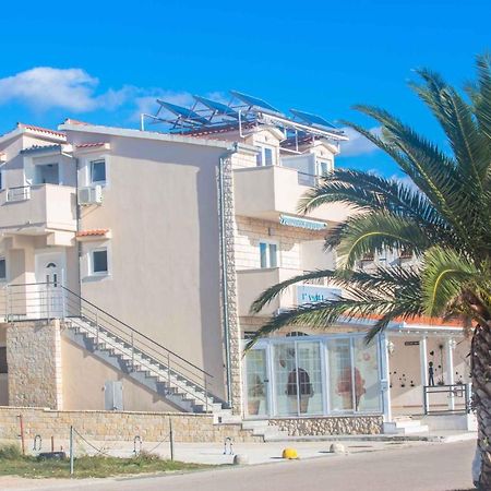 Apartments In Rogoznica 36019 Bagian luar foto