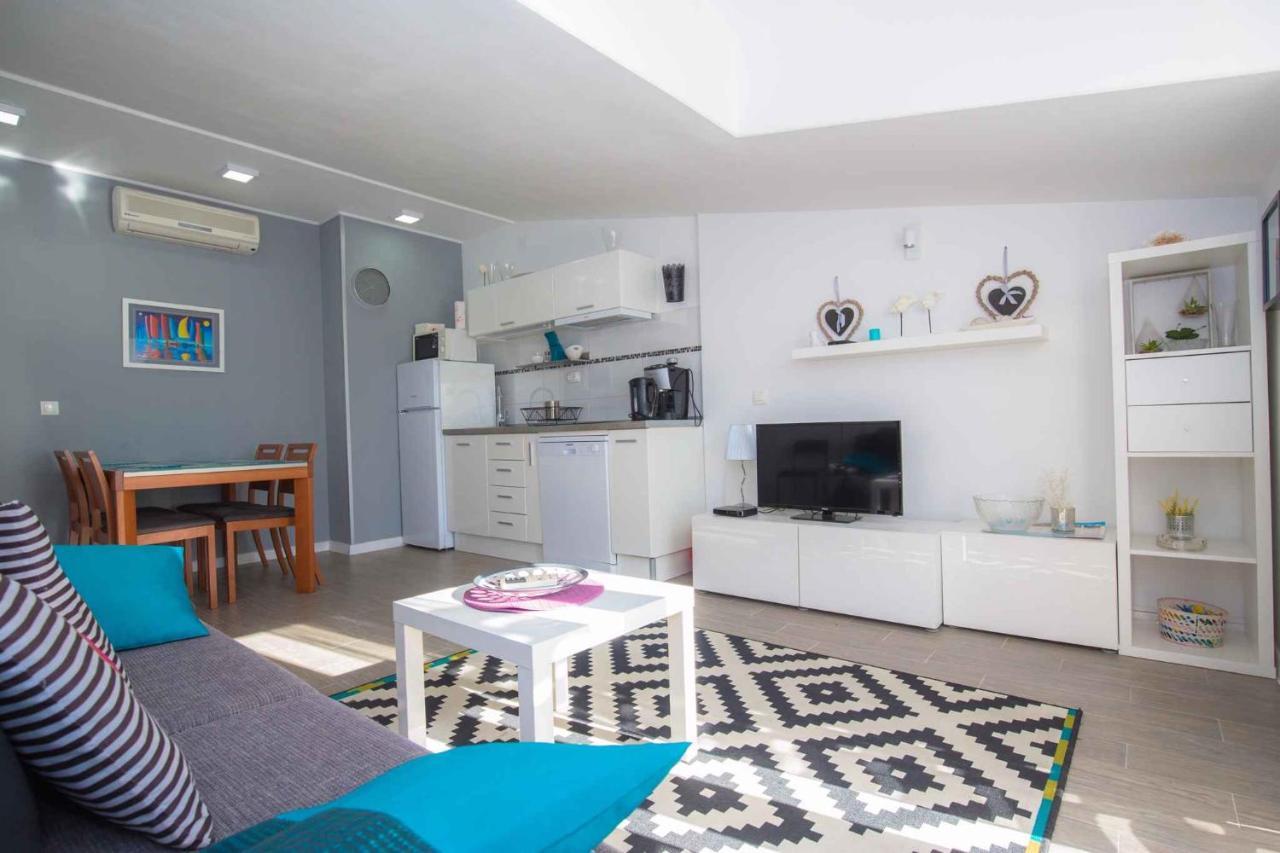 Apartments In Rogoznica 36019 Bagian luar foto