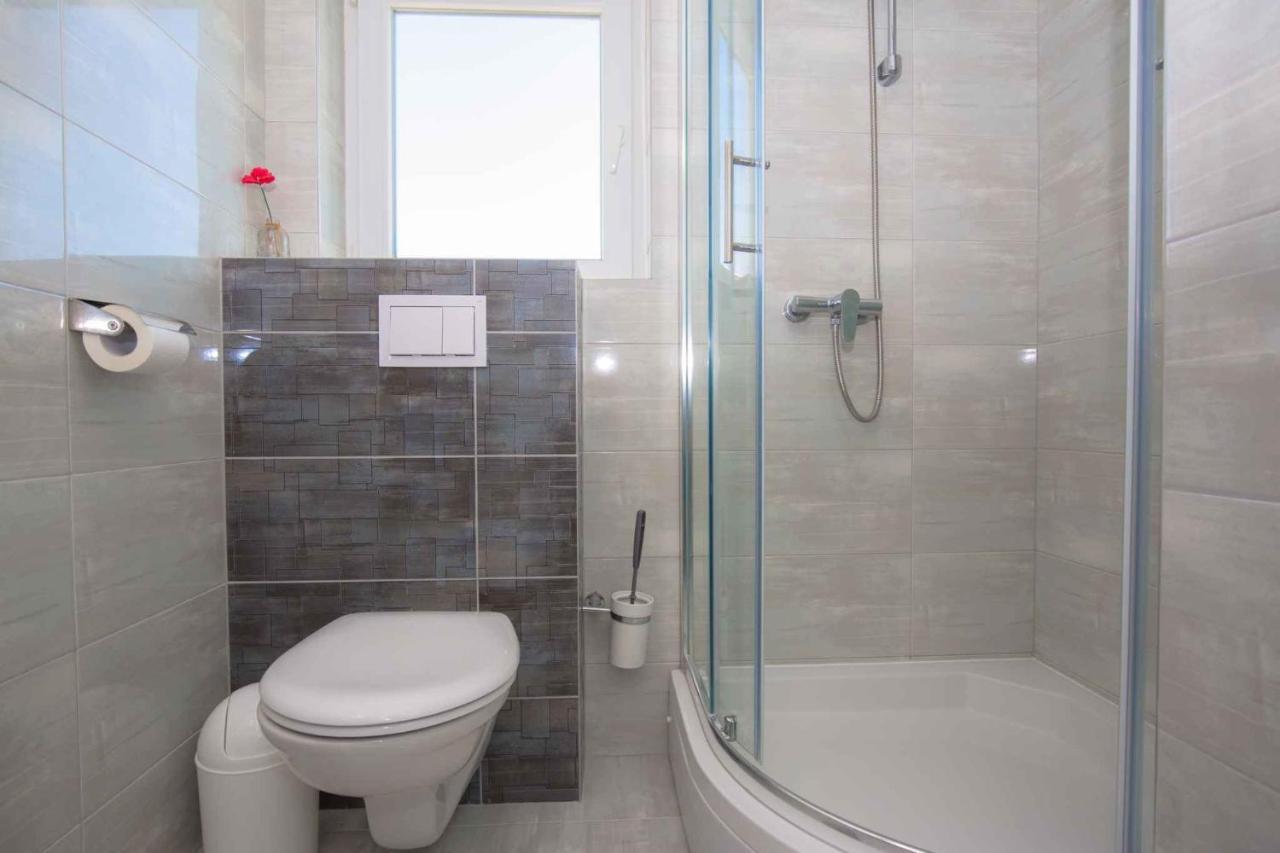 Apartments In Rogoznica 36019 Bagian luar foto