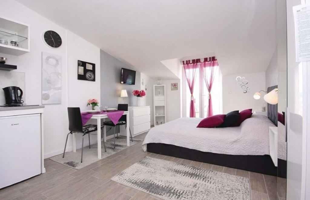 Apartments In Rogoznica 36019 Bagian luar foto